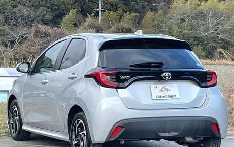 Toyota Yaris, 2022 год, 980 007 рублей, 3 фотография