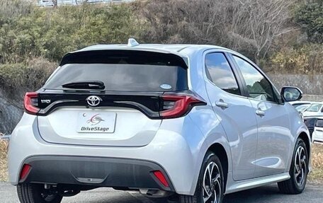 Toyota Yaris, 2022 год, 980 007 рублей, 5 фотография