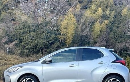 Toyota Yaris, 2022 год, 980 007 рублей, 6 фотография