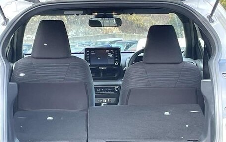 Toyota Yaris, 2022 год, 980 007 рублей, 12 фотография