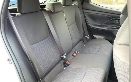 Toyota Yaris, 2022 год, 980 007 рублей, 10 фотография