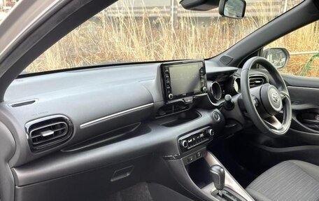 Toyota Yaris, 2022 год, 980 007 рублей, 23 фотография