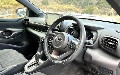 Toyota Yaris, 2022 год, 980 007 рублей, 20 фотография