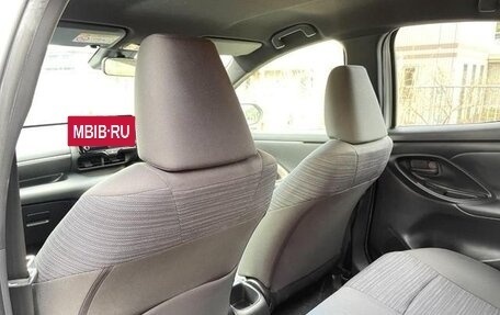 Toyota Yaris, 2022 год, 980 007 рублей, 21 фотография