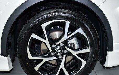 Toyota C-HR I рестайлинг, 2018 год, 2 399 000 рублей, 8 фотография