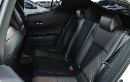 Toyota C-HR I рестайлинг, 2018 год, 2 399 000 рублей, 10 фотография