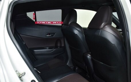 Toyota C-HR I рестайлинг, 2018 год, 2 399 000 рублей, 13 фотография