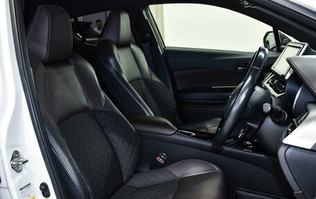 Toyota C-HR I рестайлинг, 2018 год, 2 399 000 рублей, 12 фотография