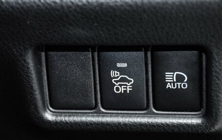 Toyota C-HR I рестайлинг, 2018 год, 2 399 000 рублей, 23 фотография