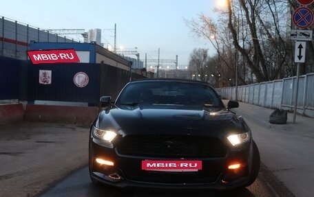 Ford Mustang VI рестайлинг, 2017 год, 1 950 000 рублей, 2 фотография