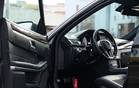 Mercedes-Benz E-Класс, 2015 год, 1 800 000 рублей, 11 фотография