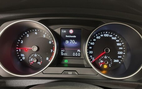 Volkswagen Tiguan II, 2022 год, 2 490 000 рублей, 3 фотография