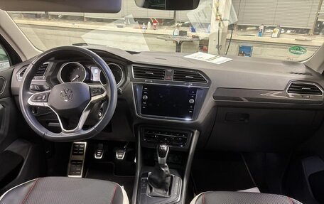 Volkswagen Tiguan II, 2022 год, 2 490 000 рублей, 5 фотография