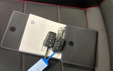 Volkswagen Tiguan II, 2022 год, 2 490 000 рублей, 6 фотография