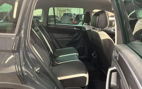 Volkswagen Tiguan II, 2022 год, 2 490 000 рублей, 8 фотография