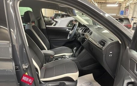 Volkswagen Tiguan II, 2022 год, 2 490 000 рублей, 10 фотография