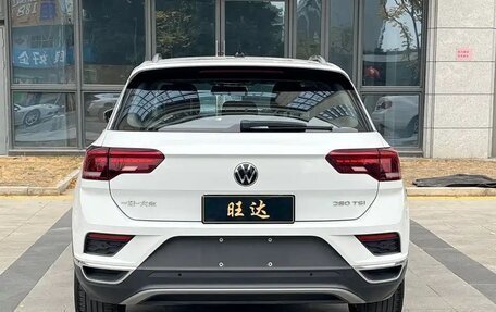 Volkswagen T-Roc I, 2022 год, 1 430 050 рублей, 5 фотография