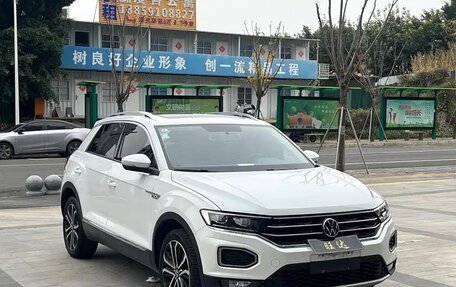 Volkswagen T-Roc I, 2022 год, 1 430 050 рублей, 3 фотография