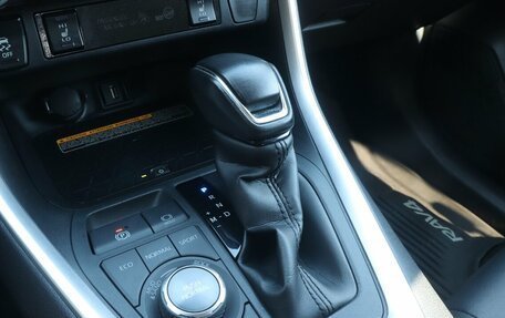 Toyota RAV4, 2022 год, 3 268 000 рублей, 12 фотография