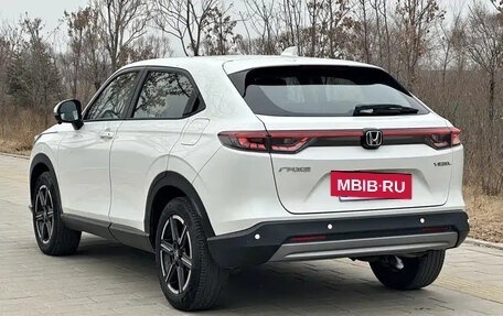 Honda Vezel, 2023 год, 1 850 000 рублей, 5 фотография