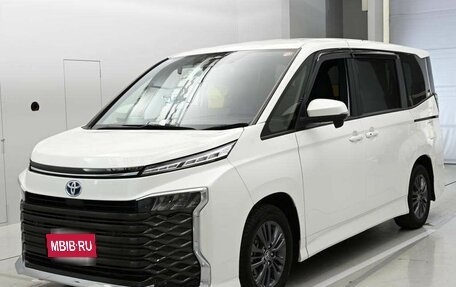 Toyota Voxy, 2023 год, 2 901 060 рублей, 3 фотография