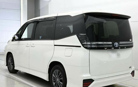 Toyota Voxy, 2023 год, 2 901 060 рублей, 5 фотография