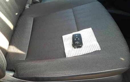 Toyota Voxy, 2023 год, 2 901 060 рублей, 10 фотография