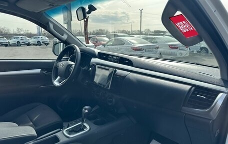 Toyota Hilux VIII, 2017 год, 3 799 900 рублей, 13 фотография