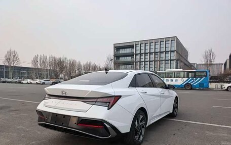 Hyundai Elantra, 2023 год, 1 600 000 рублей, 4 фотография
