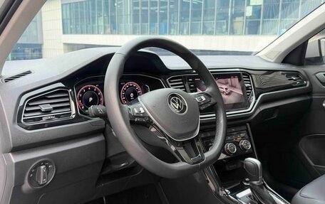 Volkswagen T-Roc I, 2022 год, 1 580 000 рублей, 8 фотография