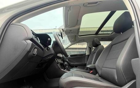 Volkswagen T-Roc I, 2022 год, 1 580 000 рублей, 11 фотография