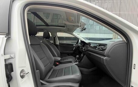 Volkswagen T-Roc I, 2022 год, 1 580 000 рублей, 17 фотография