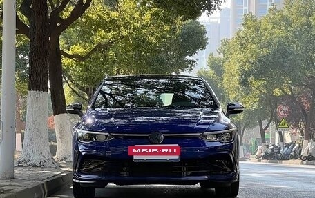 Volkswagen Golf VIII, 2023 год, 1 900 000 рублей, 2 фотография