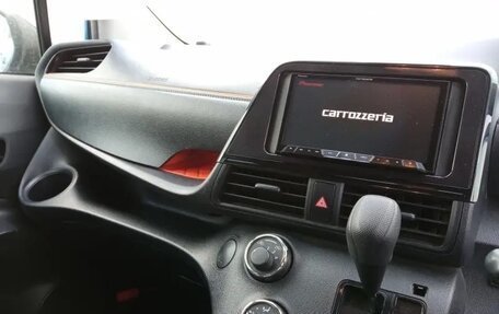 Toyota Sienta II, 2019 год, 1 445 000 рублей, 12 фотография