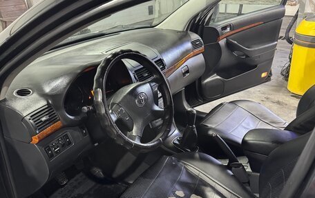 Toyota Avensis III рестайлинг, 2006 год, 700 000 рублей, 15 фотография