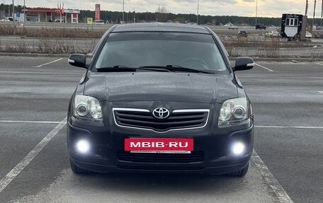 Toyota Avensis III рестайлинг, 2006 год, 700 000 рублей, 17 фотография