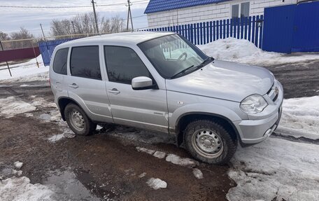 Chevrolet Niva I рестайлинг, 2018 год, 730 000 рублей, 3 фотография