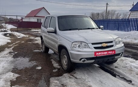 Chevrolet Niva I рестайлинг, 2018 год, 730 000 рублей, 2 фотография