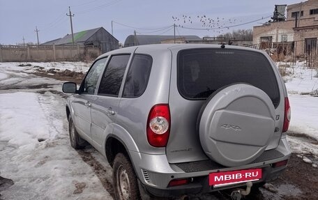 Chevrolet Niva I рестайлинг, 2018 год, 730 000 рублей, 5 фотография