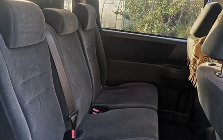 Toyota Voxy II, 2013 год, 1 695 000 рублей, 8 фотография