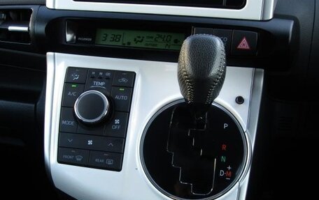 Toyota Wish II, 2017 год, 1 233 000 рублей, 16 фотография