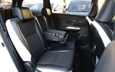 Toyota Wish II, 2017 год, 1 233 000 рублей, 29 фотография