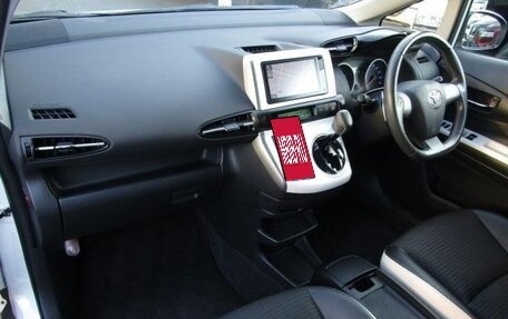 Toyota Wish II, 2017 год, 1 233 000 рублей, 26 фотография