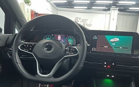 Volkswagen Golf VIII, 2021 год, 1 860 000 рублей, 4 фотография