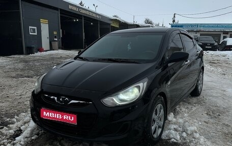 Hyundai Solaris II рестайлинг, 2013 год, 650 000 рублей, 1 фотография