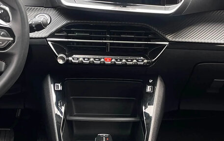 Peugeot 2008 II, 2021 год, 1 470 000 рублей, 9 фотография