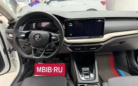 Skoda Octavia IV, 2023 год, 2 080 000 рублей, 11 фотография