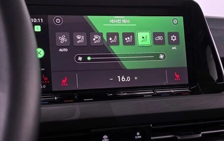 Volkswagen Golf VIII, 2023 год, 2 220 000 рублей, 12 фотография