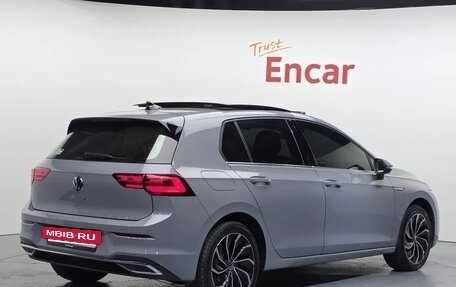 Volkswagen Golf VIII, 2023 год, 2 220 000 рублей, 2 фотография