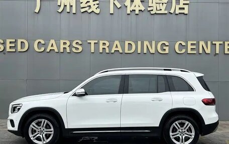 Mercedes-Benz GLB, 2022 год, 2 430 050 рублей, 2 фотография